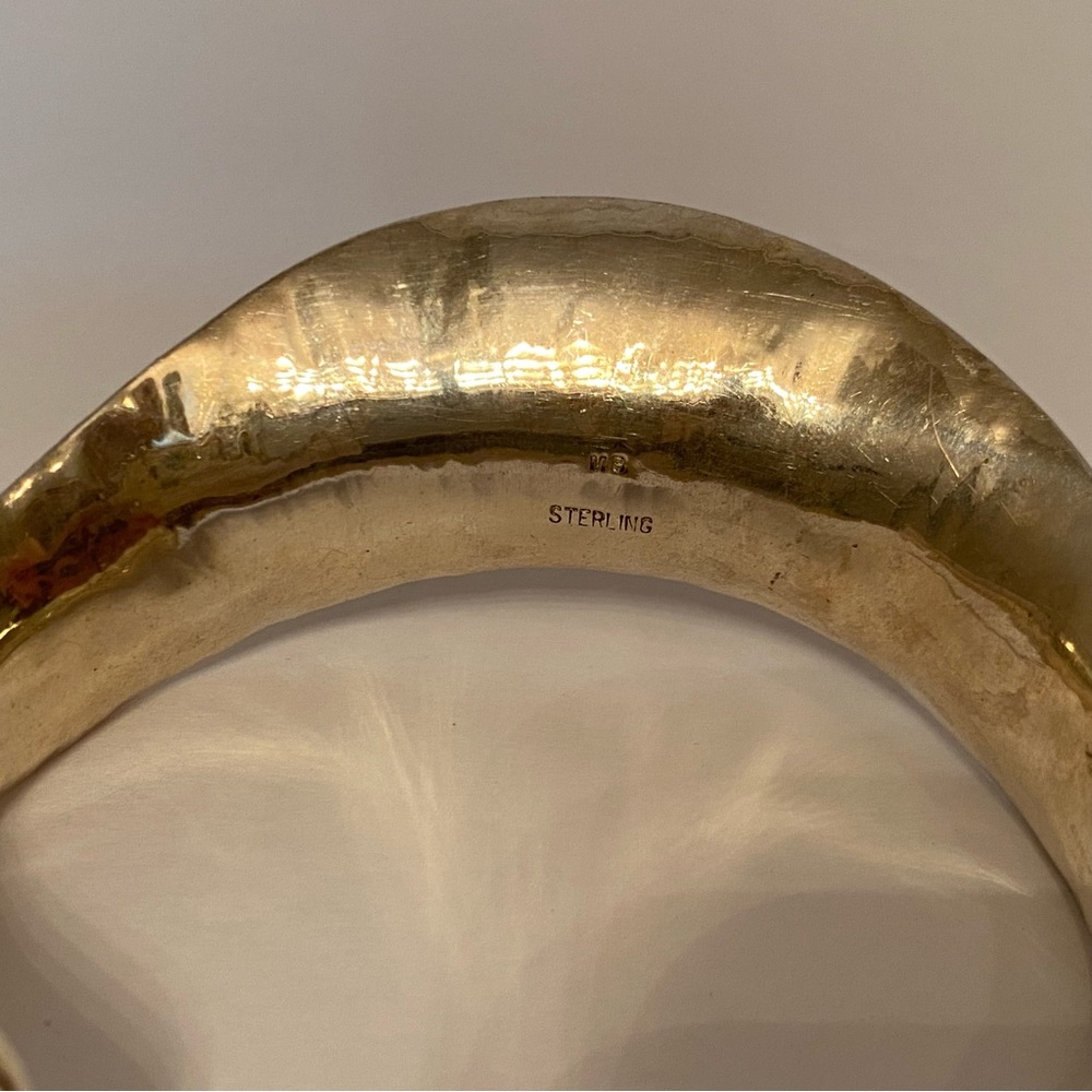 DESIGNER MB SIGNED STERLING SILVER MODERNIST HAMMERED CUFF BRACELET 19.9 g - Picture 10 of 11